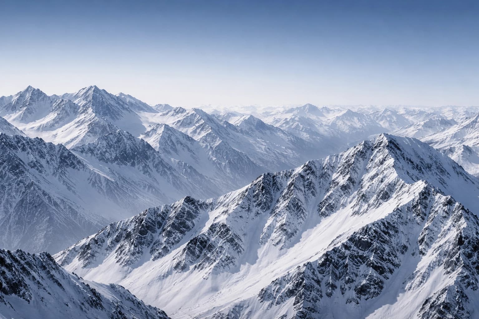 Paisaje de Mendoza, montaña y viñedos